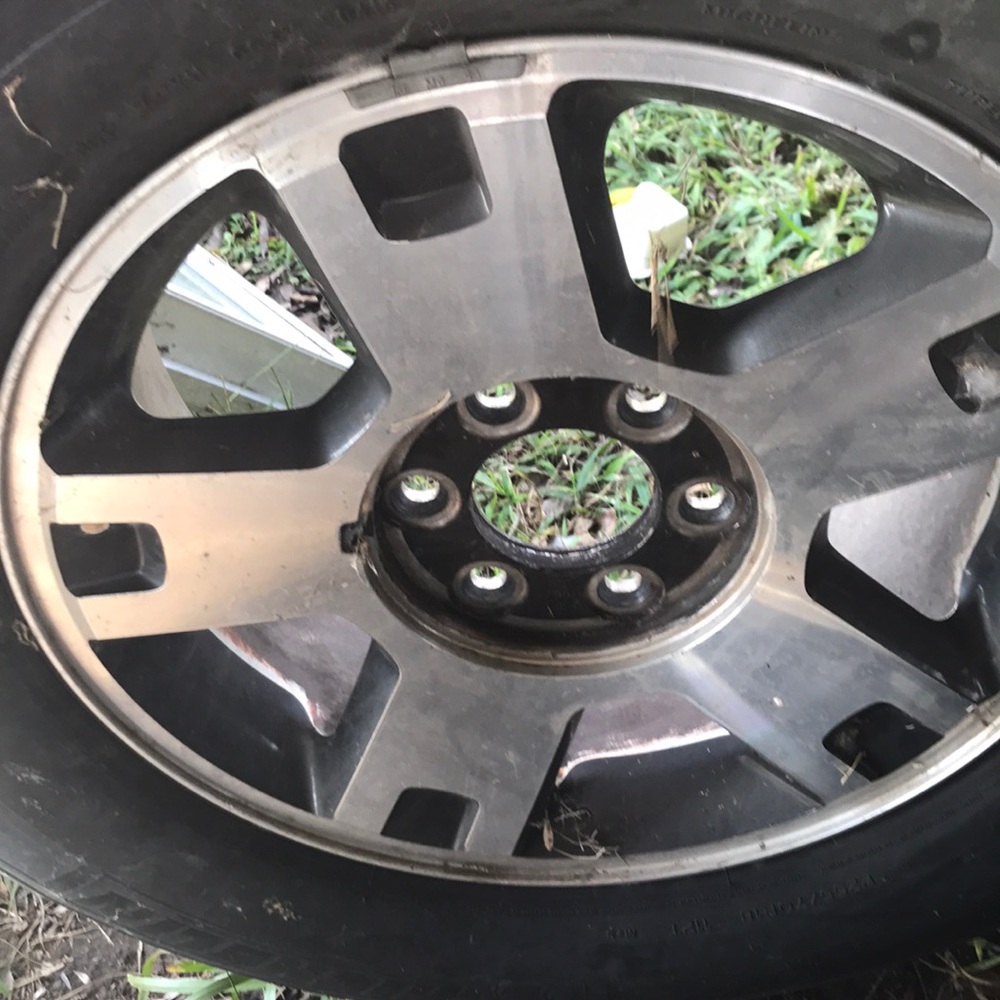 4. 17in f-150 rims and tires